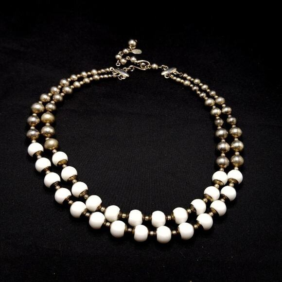 Vintage Liz Claiborne White Lucite Beaded Necklace, Silver Tone, 19 In - Picture 9 of 10